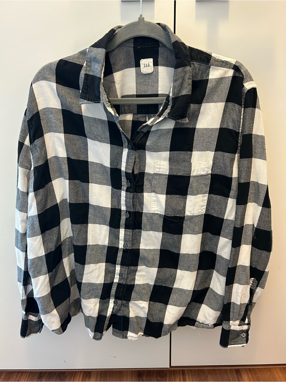GAP Black & White Buffalo Plaid Button-Up Shirt